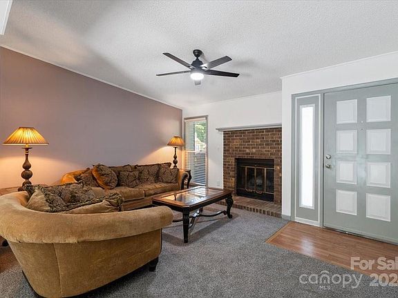 4th image of 7704 Heatherdale Ct