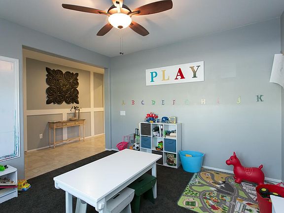 3rd image of 1136 E Pecan Orchard Loop