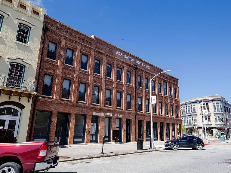 582 Mulberry St — Photo 27