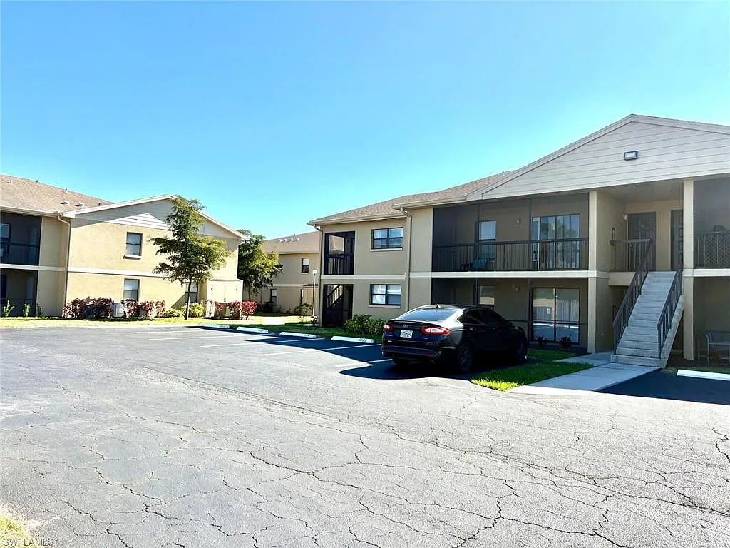 1 bed, 1.0 bath, 810 sqft, $1,000 — Photo 4