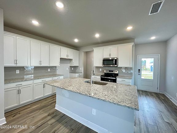 5th image of 95393 KATHERINE Street #H