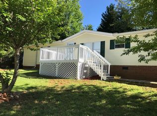 411 Gemstone Ln, Inman, SC 29349