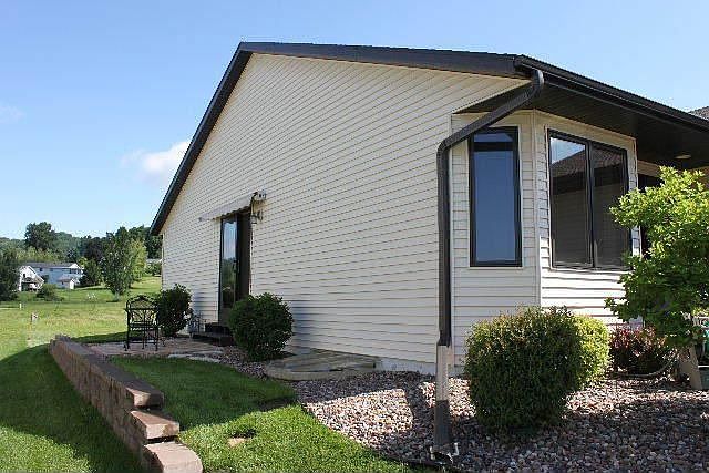 1st image of 301 Crestwood Ln