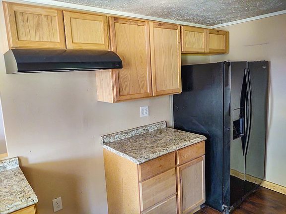 4th image of 1399 N 8th St