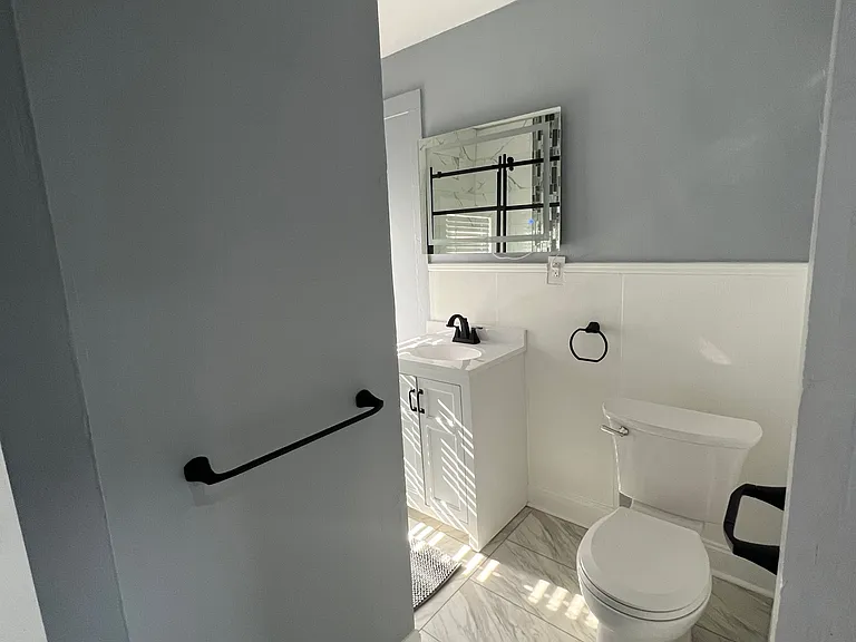 205 Ashworth Pl #1 — Photo 23