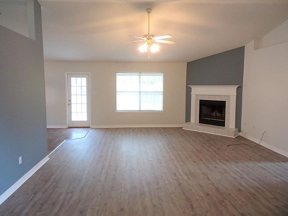 2nd image of 14310 Creekwood Cv