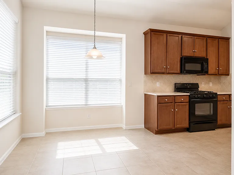 15832 Coyote Hill Dr — Photo 9