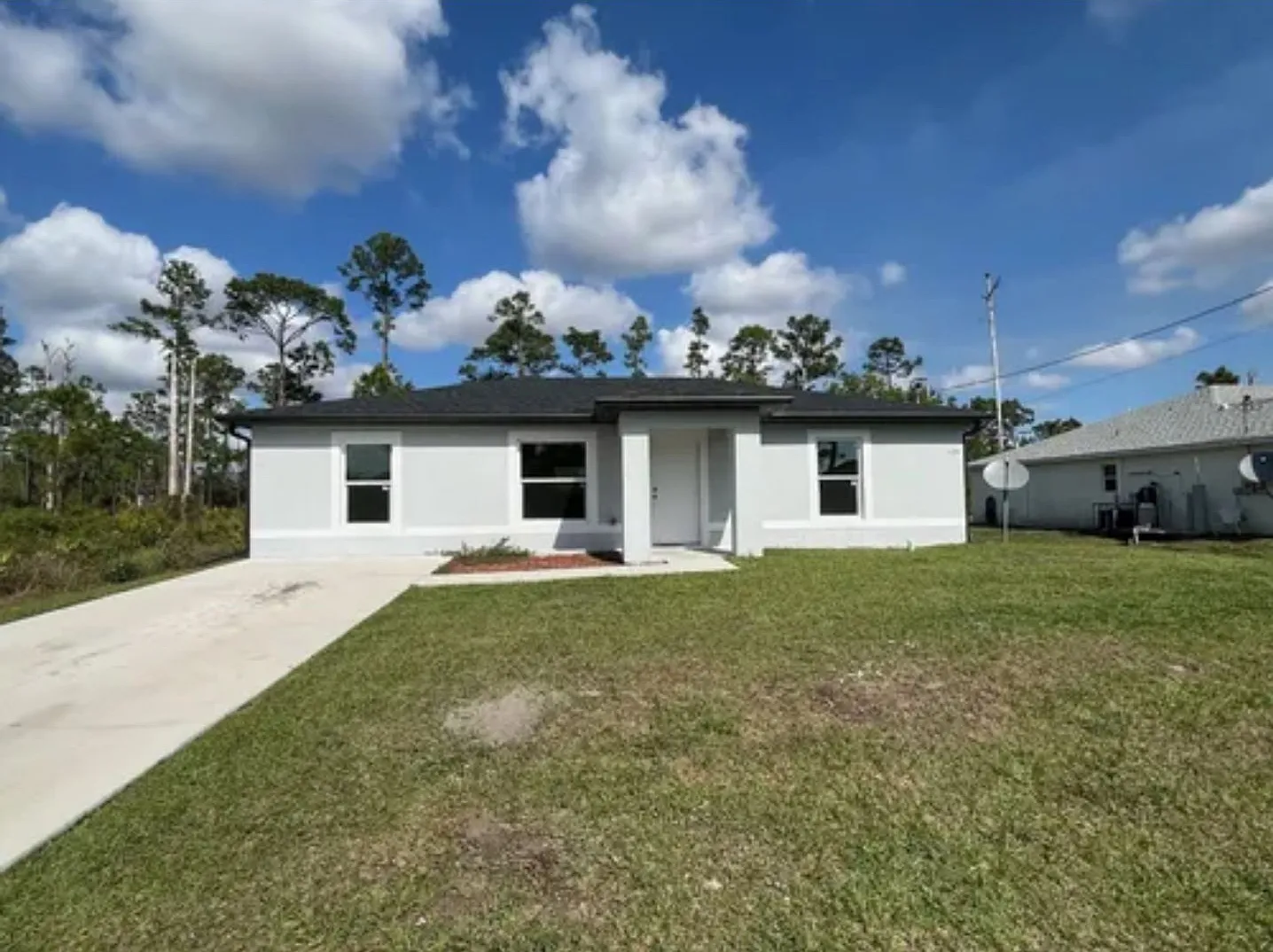 Move In Ready-3br 2ba Single Family Home In A Great Location! — Photo 1