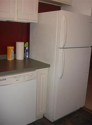 3rd image of 215 Winter St APT 2Q