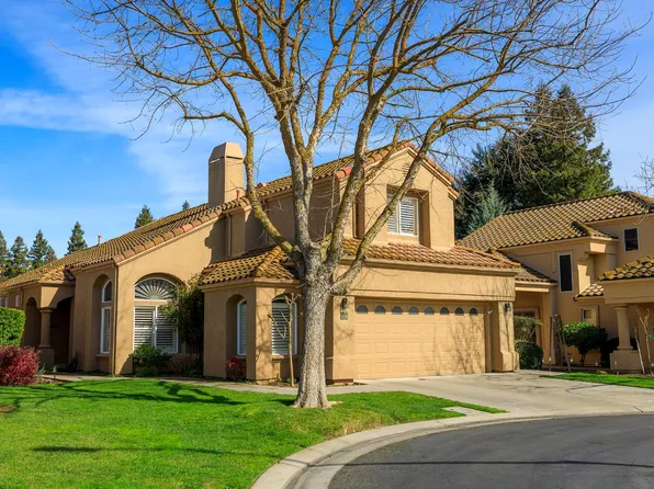 404 Solmar Ct, Oakdale, CA 95361