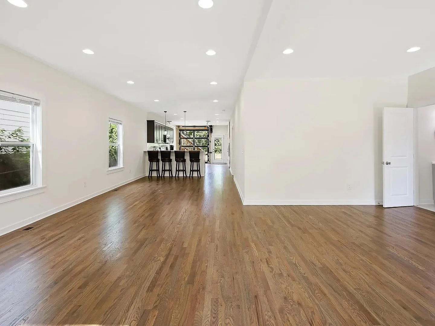 Great 4BR 3.5 Bath in Nashville — Photo 4