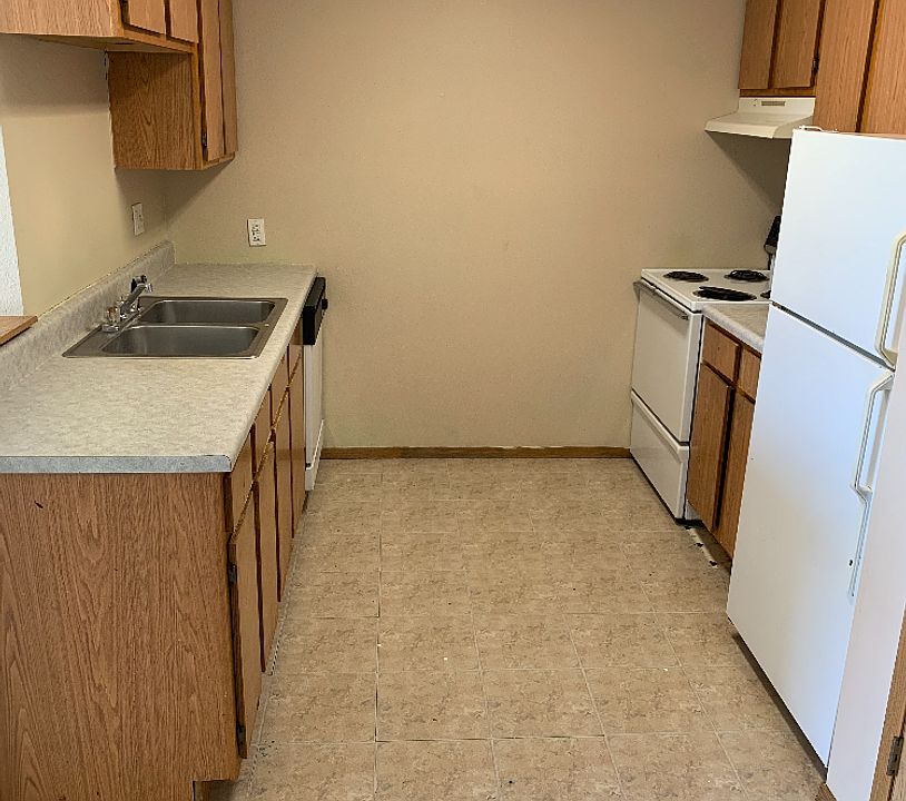 1st image of 523-527 Lilac Ln #15