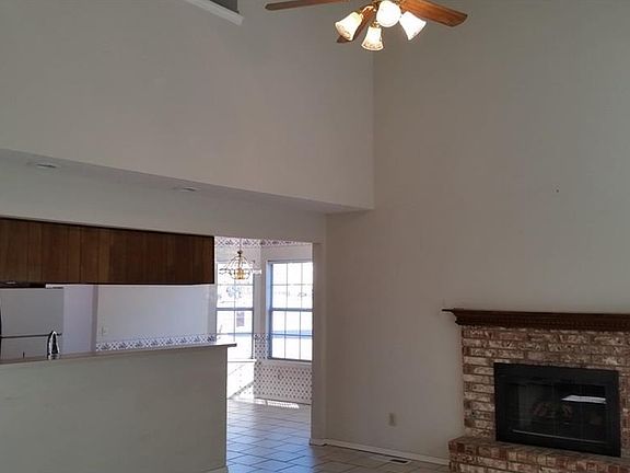 3rd image of 2605 Highwood Dr
