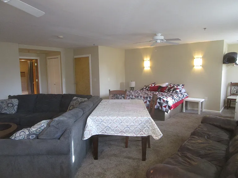 215 Benmont Ave — Photo 9
