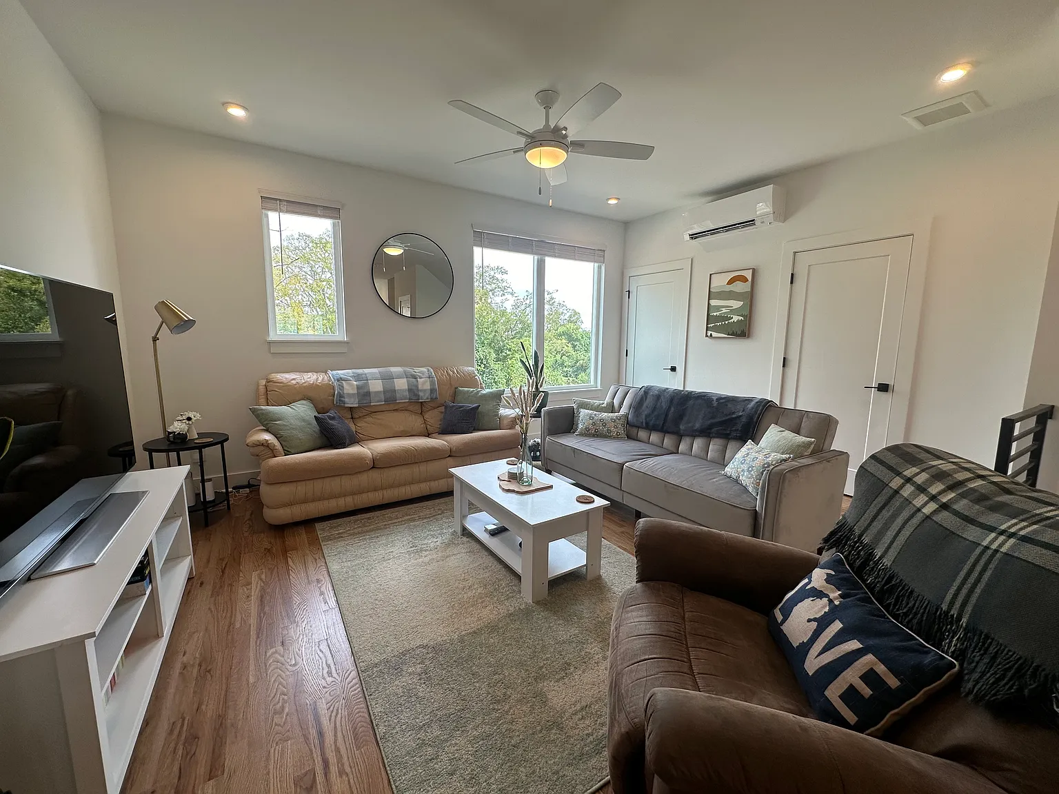 3 bed, 3.5 bath, 1955 sqft, $2,795 — Photo 3