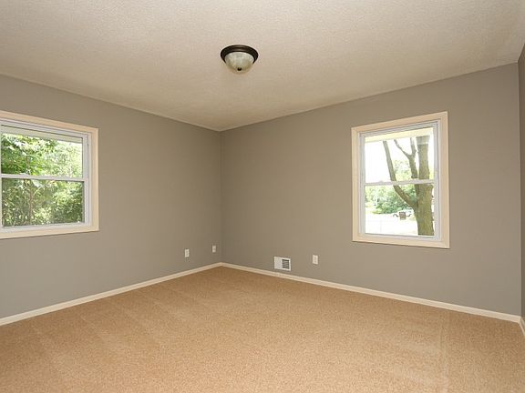 2nd image of 793 Lois Ln