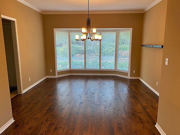 3rd image of 6712 Glenhurst Dr