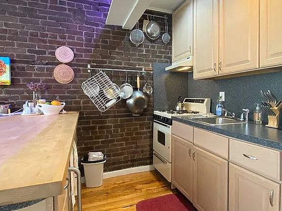 5th image of 422 W 22nd St APT 10