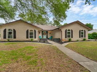 546 Balfour Dr, Windcrest, TX 78239