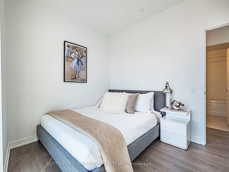 1660 Bloor St W #803 — Photo 24