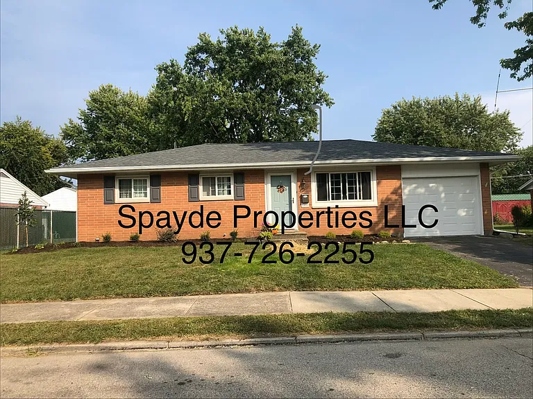 1051 Skylark Dr — Photo 1