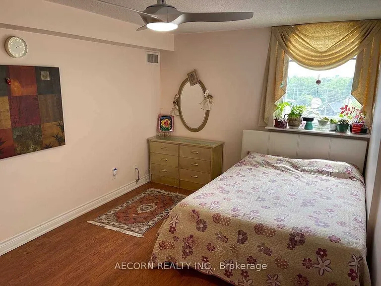 7811 Yonge St #805 — Photo 14