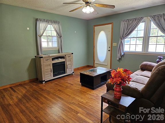 3rd image of 2648 Rose Pl