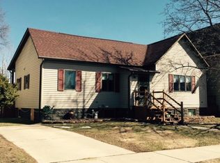 720 Elizabeth Ave, Marinette, WI 54143