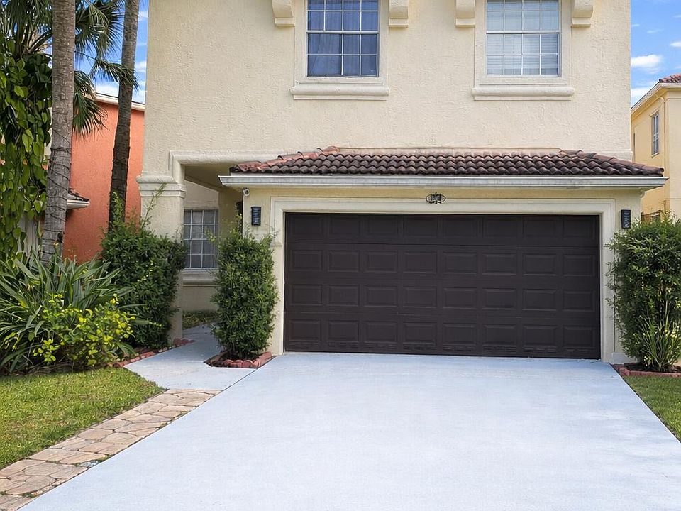 1st image of 1304 Isleworth Court