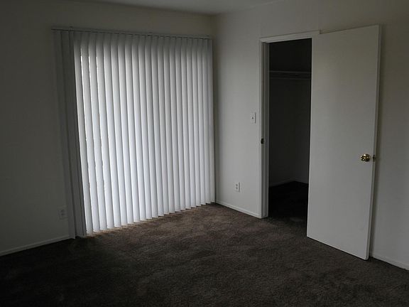4th image of 304 N Begonia Ave APT A