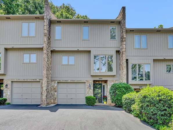 3253 Londonderry Ln, Roanoke, VA 24018