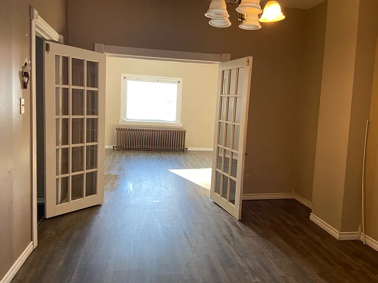 334 Albert St E — Photo 9