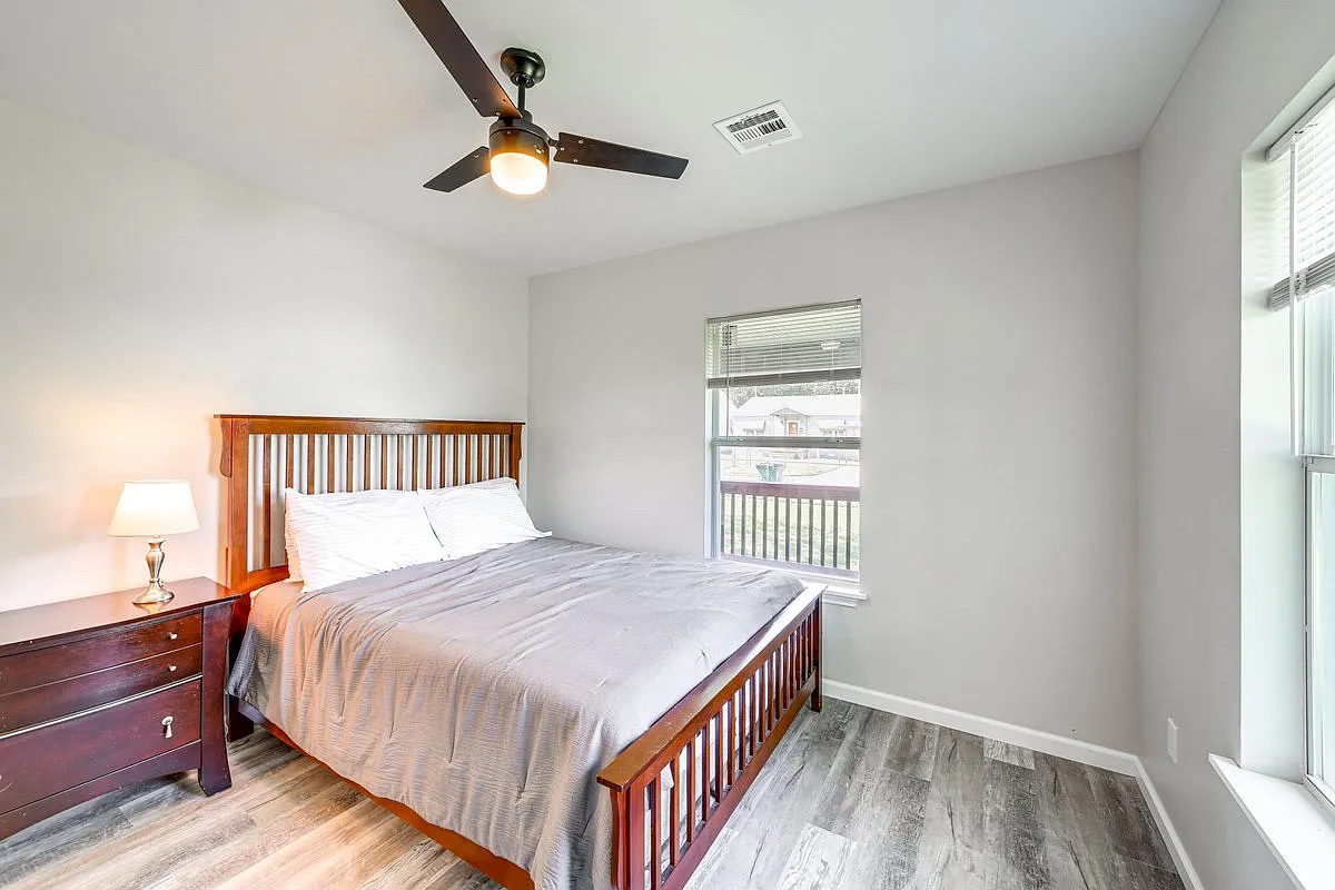 2 bed, 800 sqft, $1,800 — Photo 3