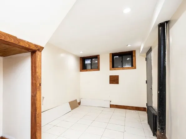 279 Menahan Street image 12 of 15