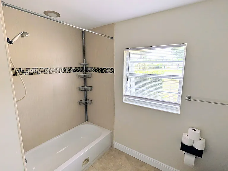 4502 S Cameron Ave — Photo 14
