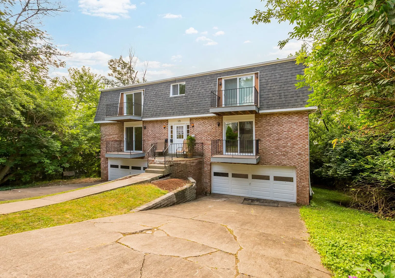 Available Late September! Updated 2-Bedroom In Crafton! — Photo 1