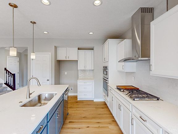 5th image of 6231 Seville Ln #70