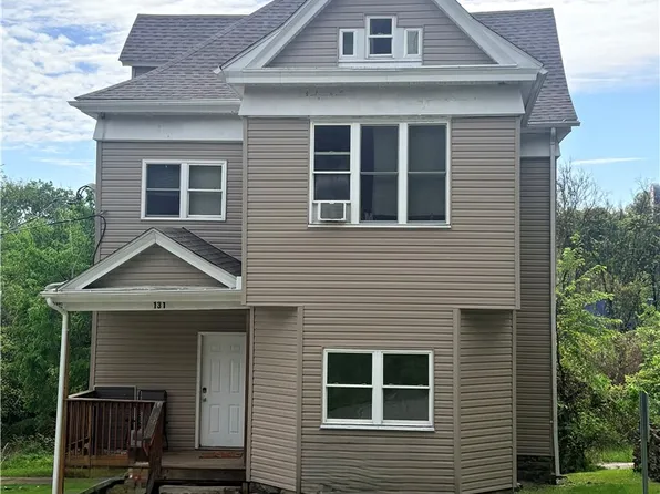 131 Spring St, Coal Center, PA 15423
