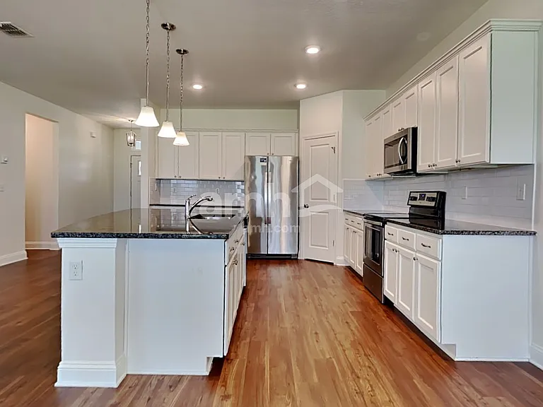 3312 Roundabout Dr — Photo 5