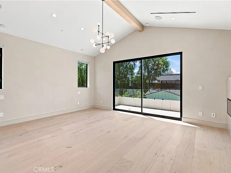 13944 Valleyheart Dr — Photo 17