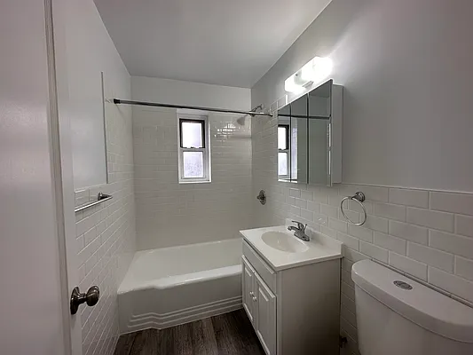 Rented by Karten Real Estate Services LLC | media 8