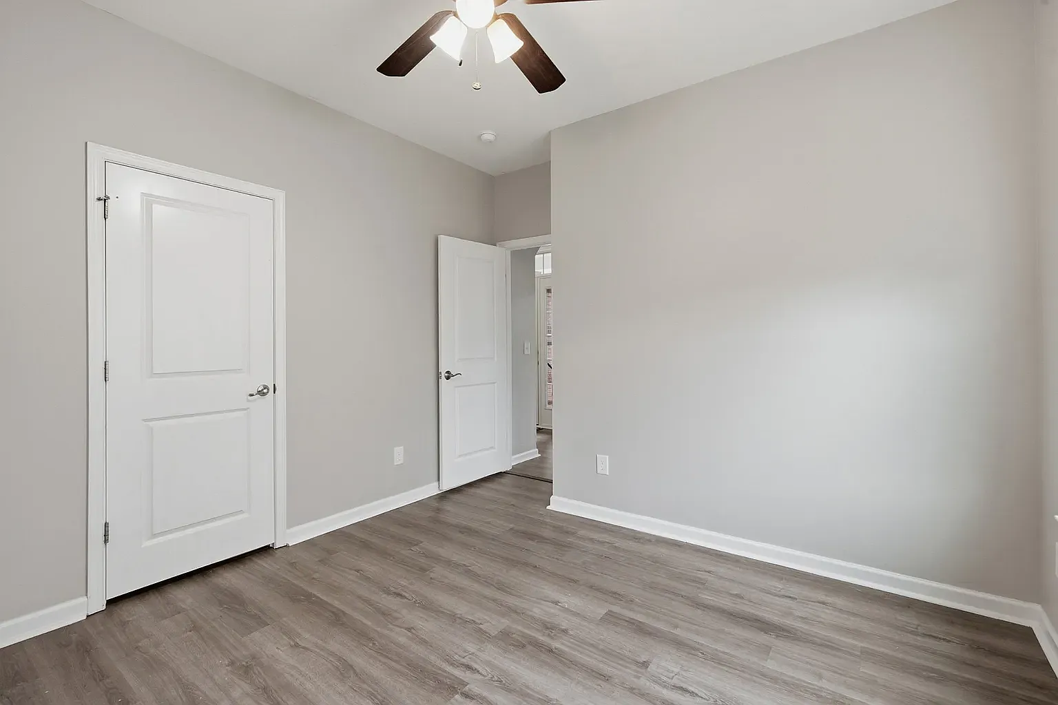 4 bed, 2127 sqft, $3,250 — Photo 2