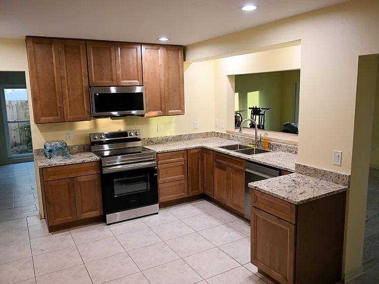 6745 Twelve Oaks Blvd — Photo 4