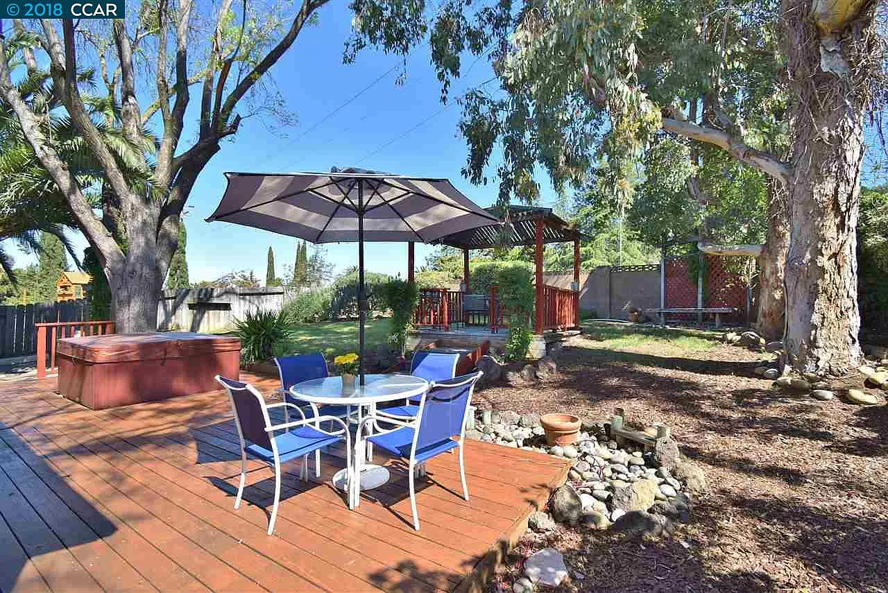 2988 Kennedy St photo 1