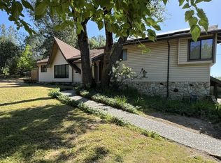 670 Crestview Dr, Diamond Springs, CA 95619