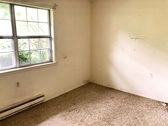 4th image of 143B Begonia Dr