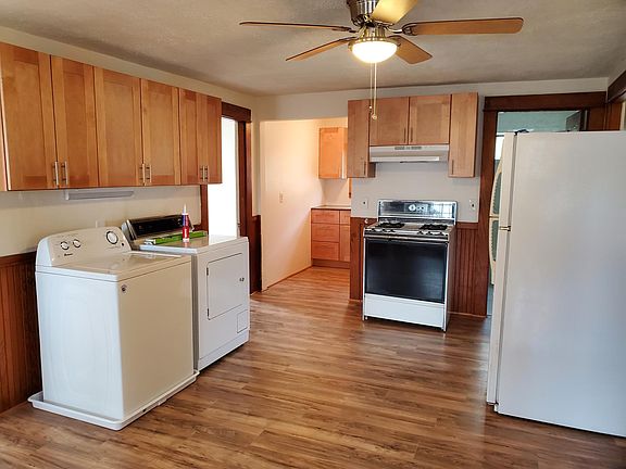 4th image of 60 1/2 Canal St Unit 1