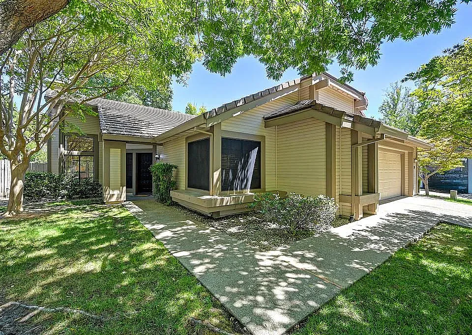 502 Bedford Ct