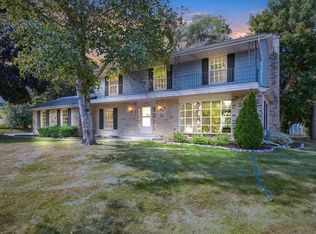 3855 Fresno Rd, Brookfield, WI 53045