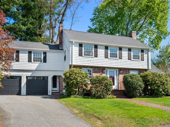 22 Lafayette Cir, Wellesley, MA 02482